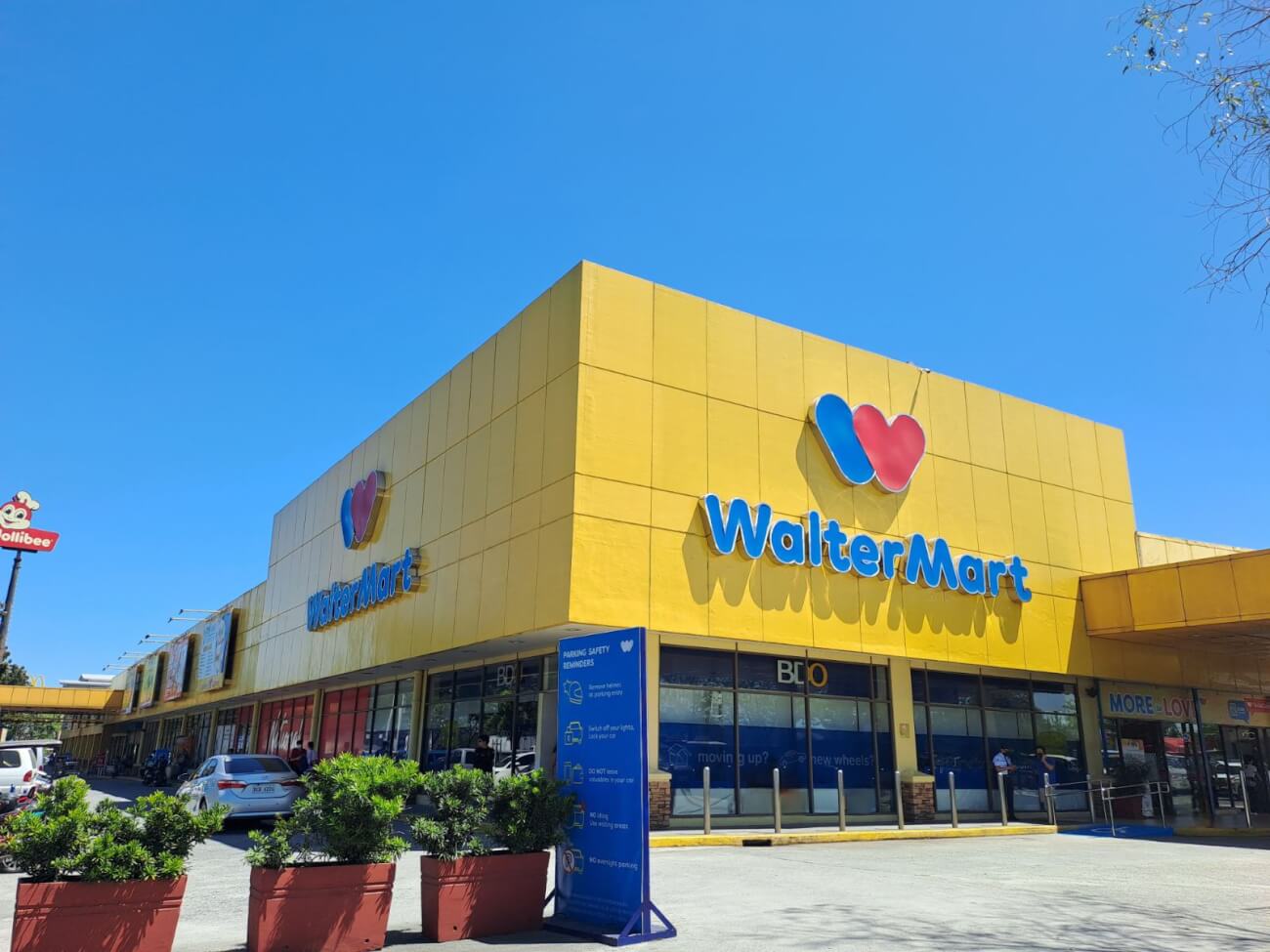 Waltermart Carmona